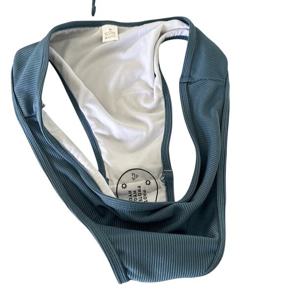 Blue Ribbed Strappy 2 Piece Bikini NWOT Woman Size Medium - Picture 3 of 6